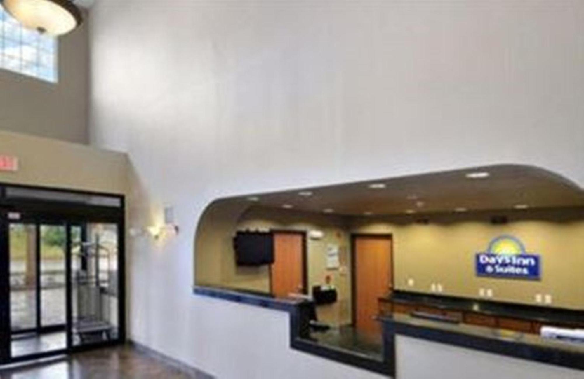 Days Inn By Wyndham Lubbock South Экстерьер фото