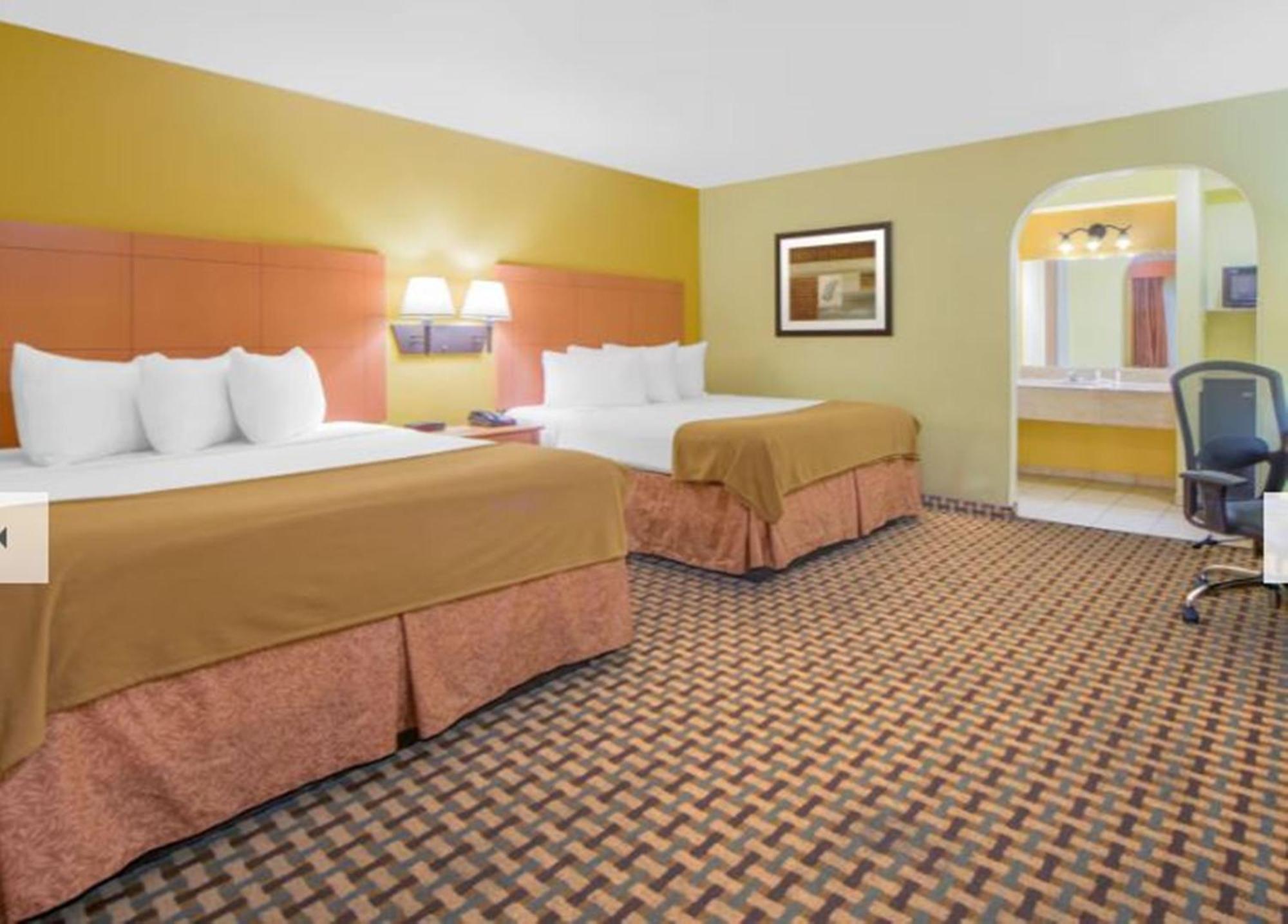 Days Inn By Wyndham Lubbock South Экстерьер фото