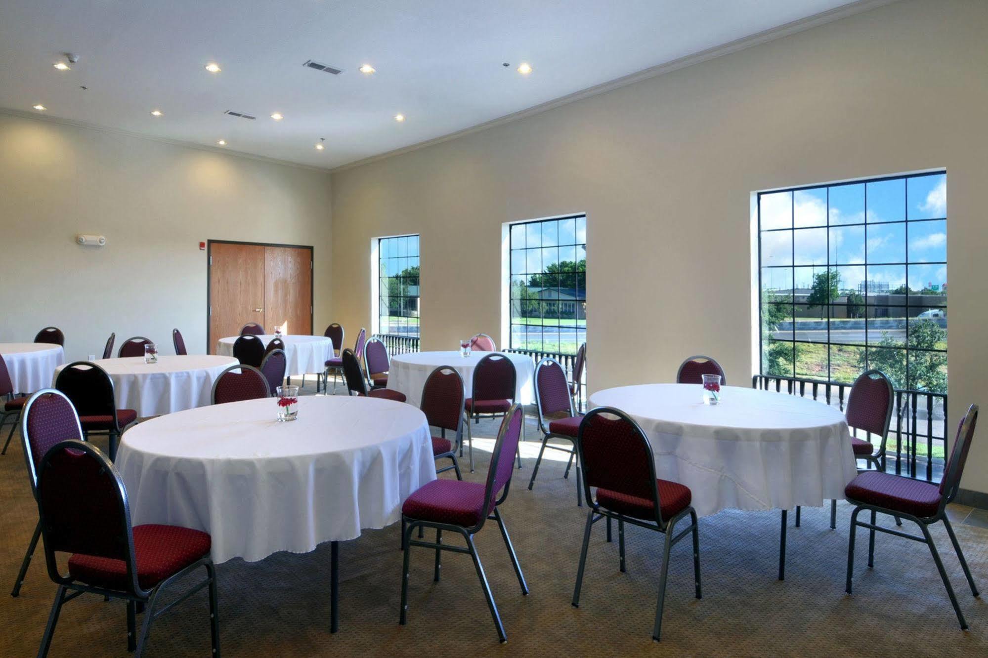 Days Inn By Wyndham Lubbock South Экстерьер фото